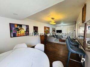 Apartamento en Los Palos Grandes, Caracas – 14