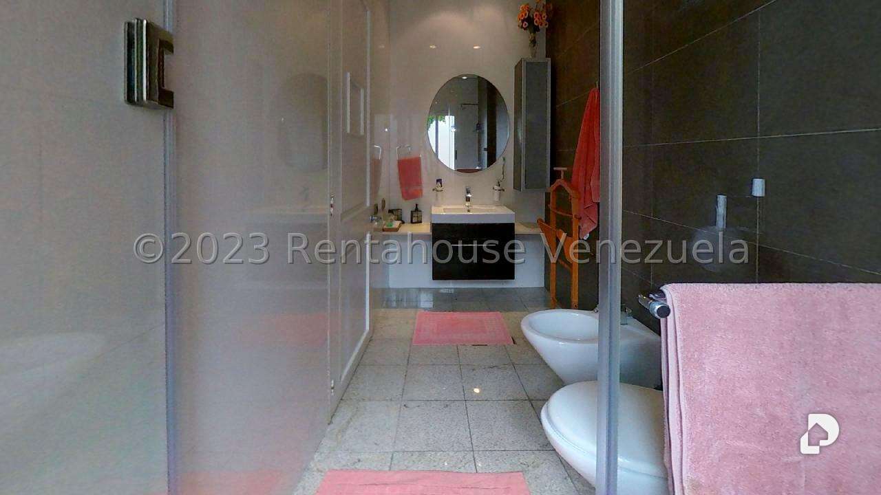 Casa en Valle Arriba, Caracas – 29