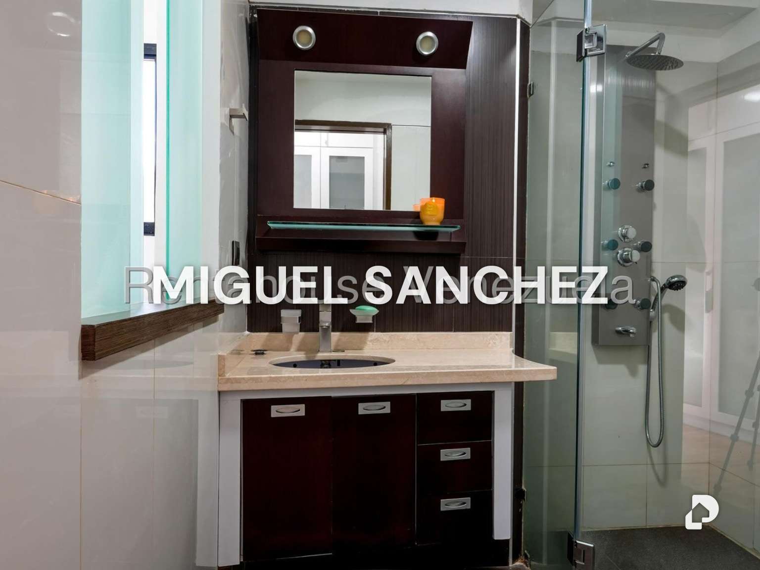 Casa en Alto Prado, Caracas – 15