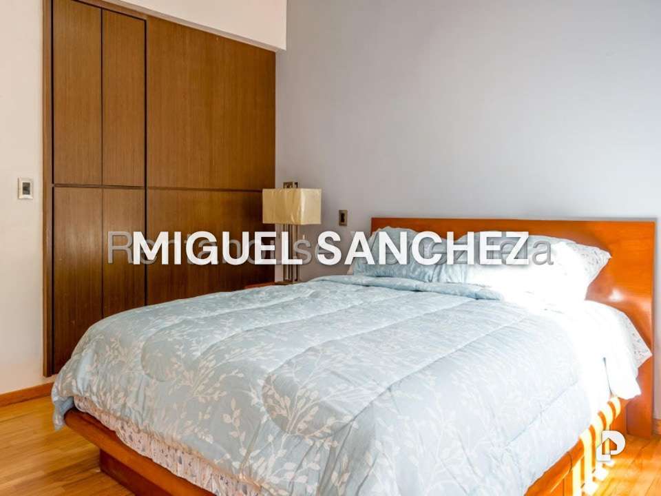 Casa en Alto Prado, Caracas – 13