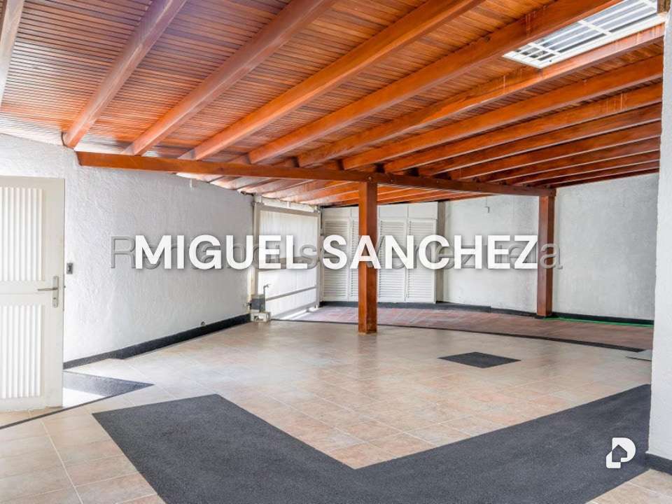 Casa en Alto Prado, Caracas – 4