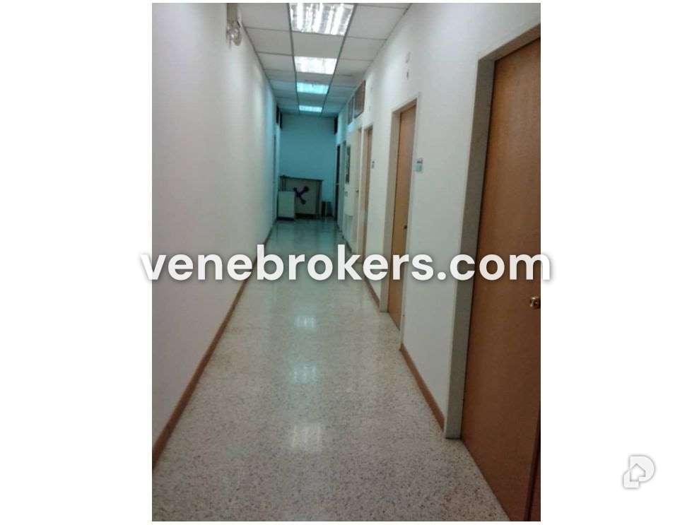 Local comercial en Los Campitos, Caracas – 4