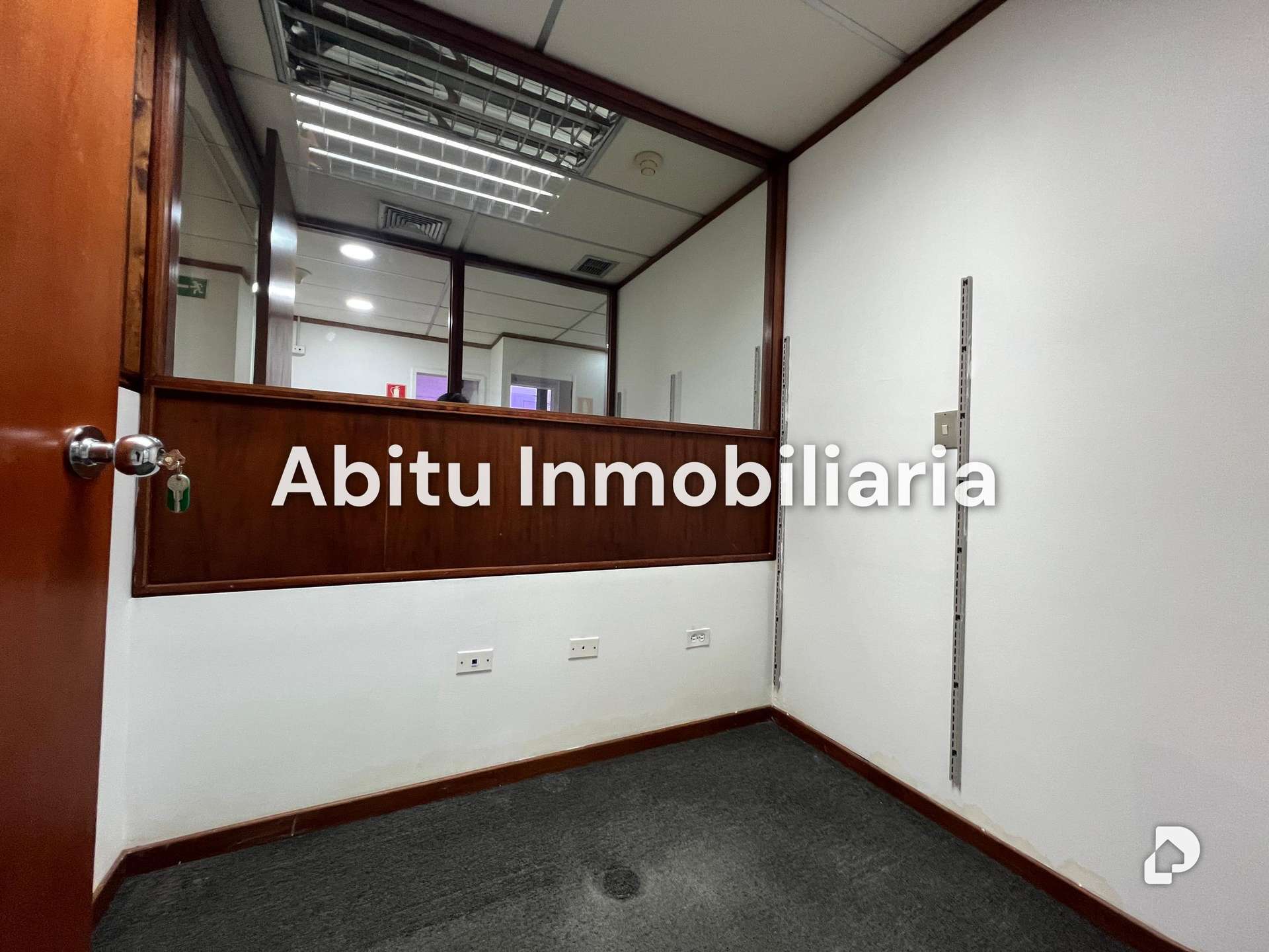 Oficina en El Rosal, Caracas – 23