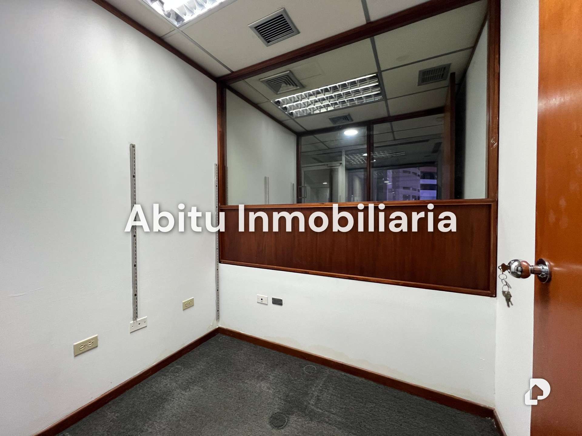 Oficina en El Rosal, Caracas – 18