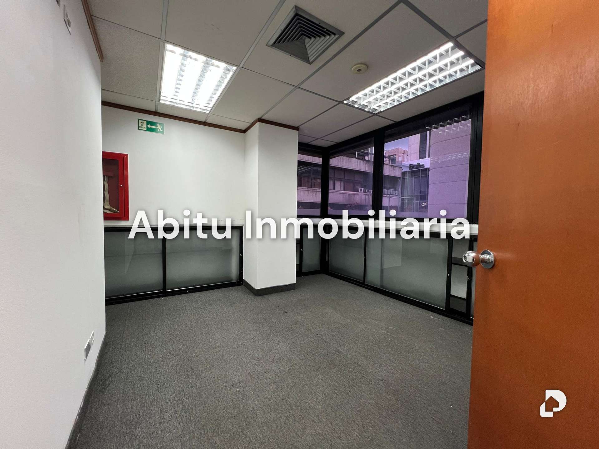 Oficina en El Rosal, Caracas – 12