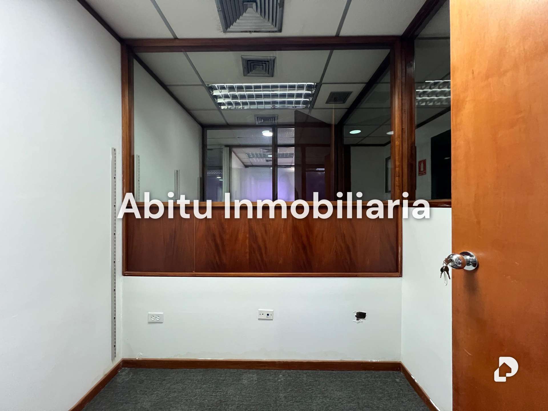 Oficina en El Rosal, Caracas – 17