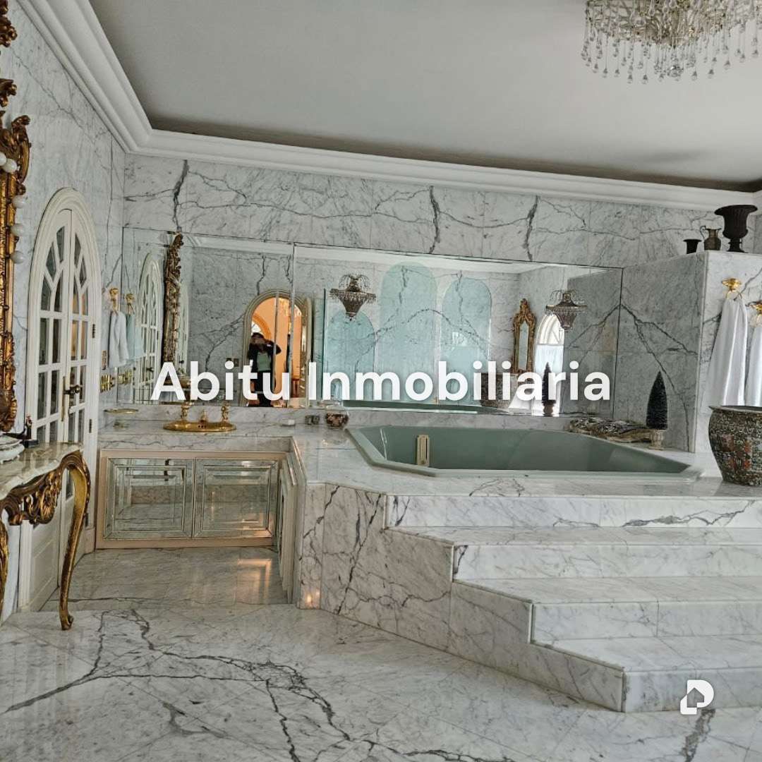 House in La Lagunita, Caracas – 17