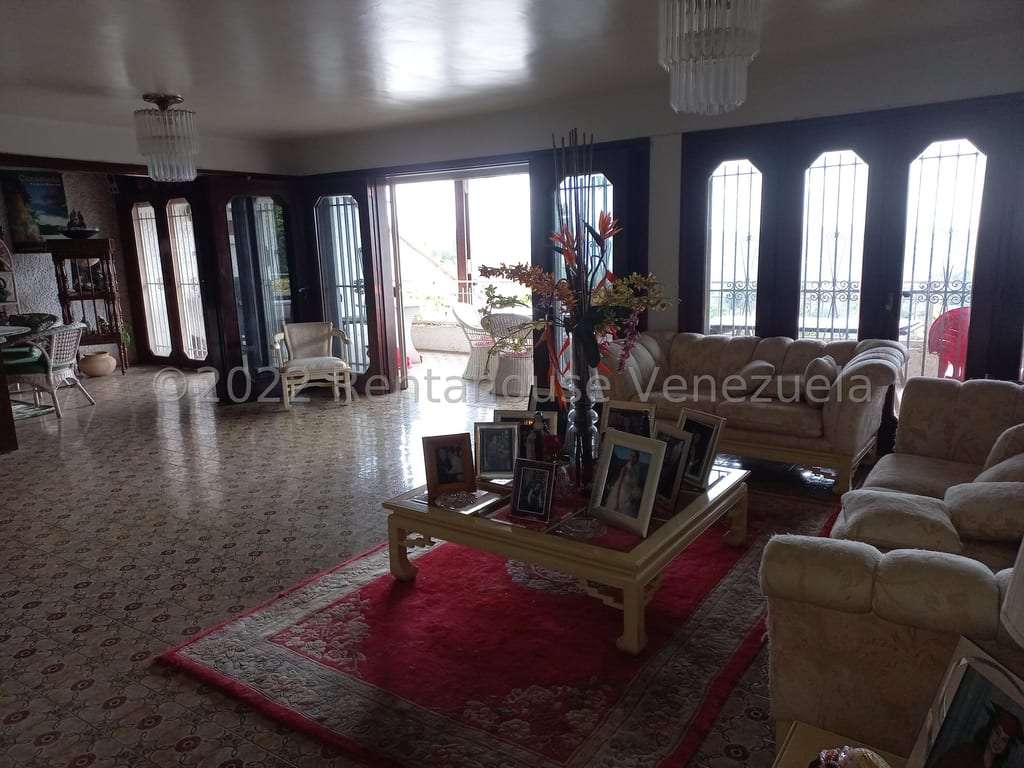 Casa en La Lagunita Country Club, Caracas