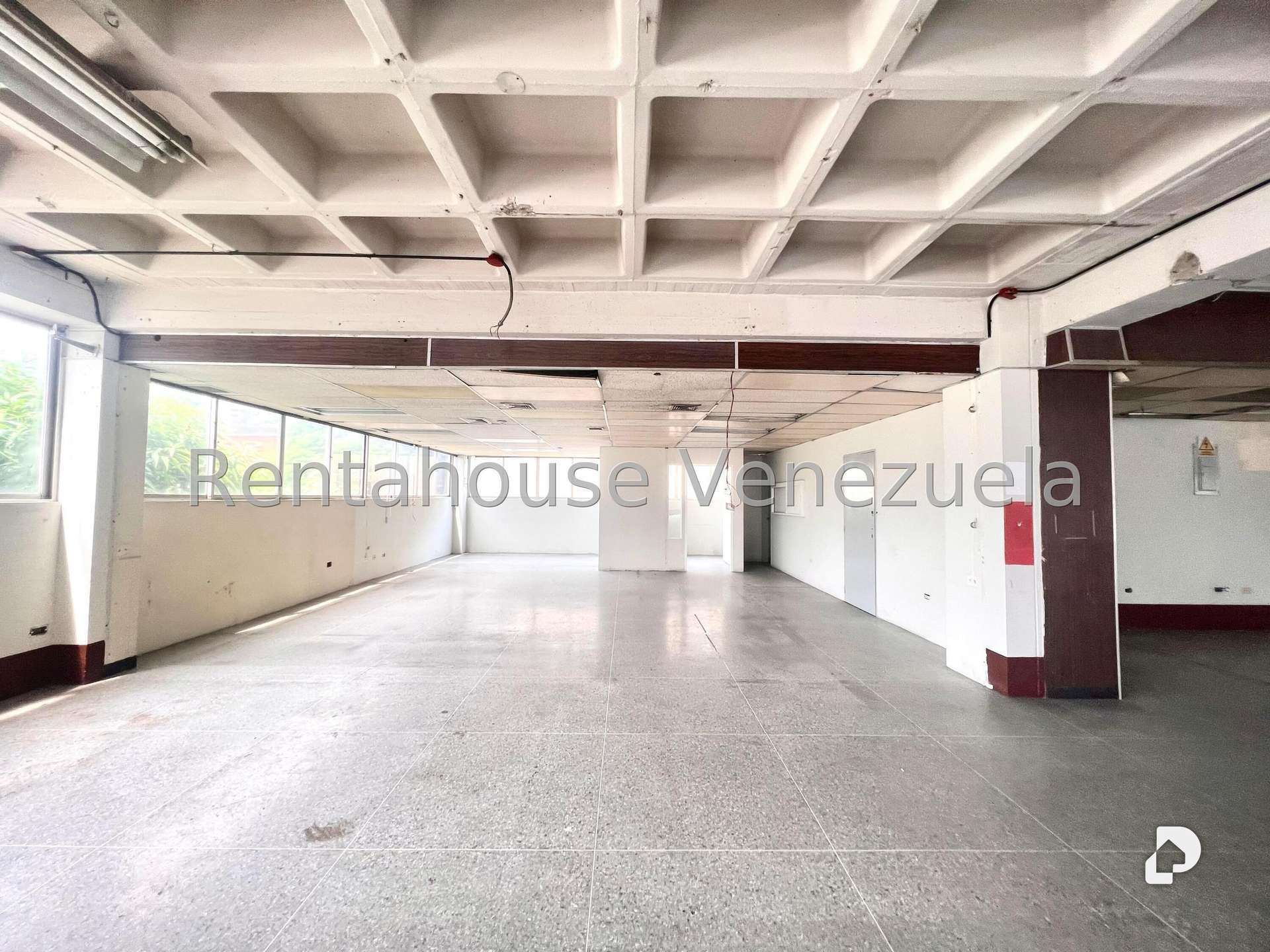 Local comercial en La Urbina, Caracas – 1