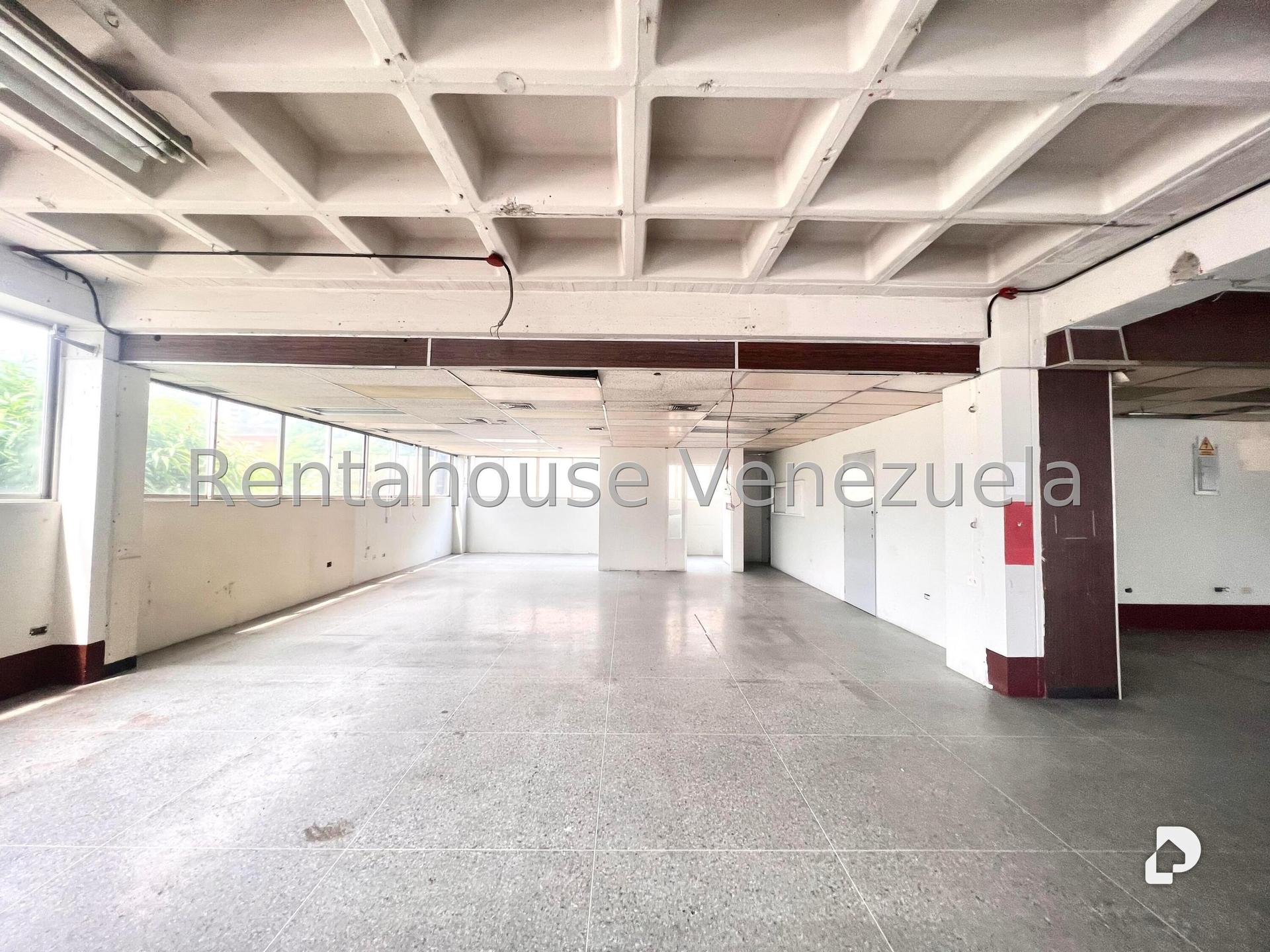 Local comercial en La Urbina, Caracas – 1