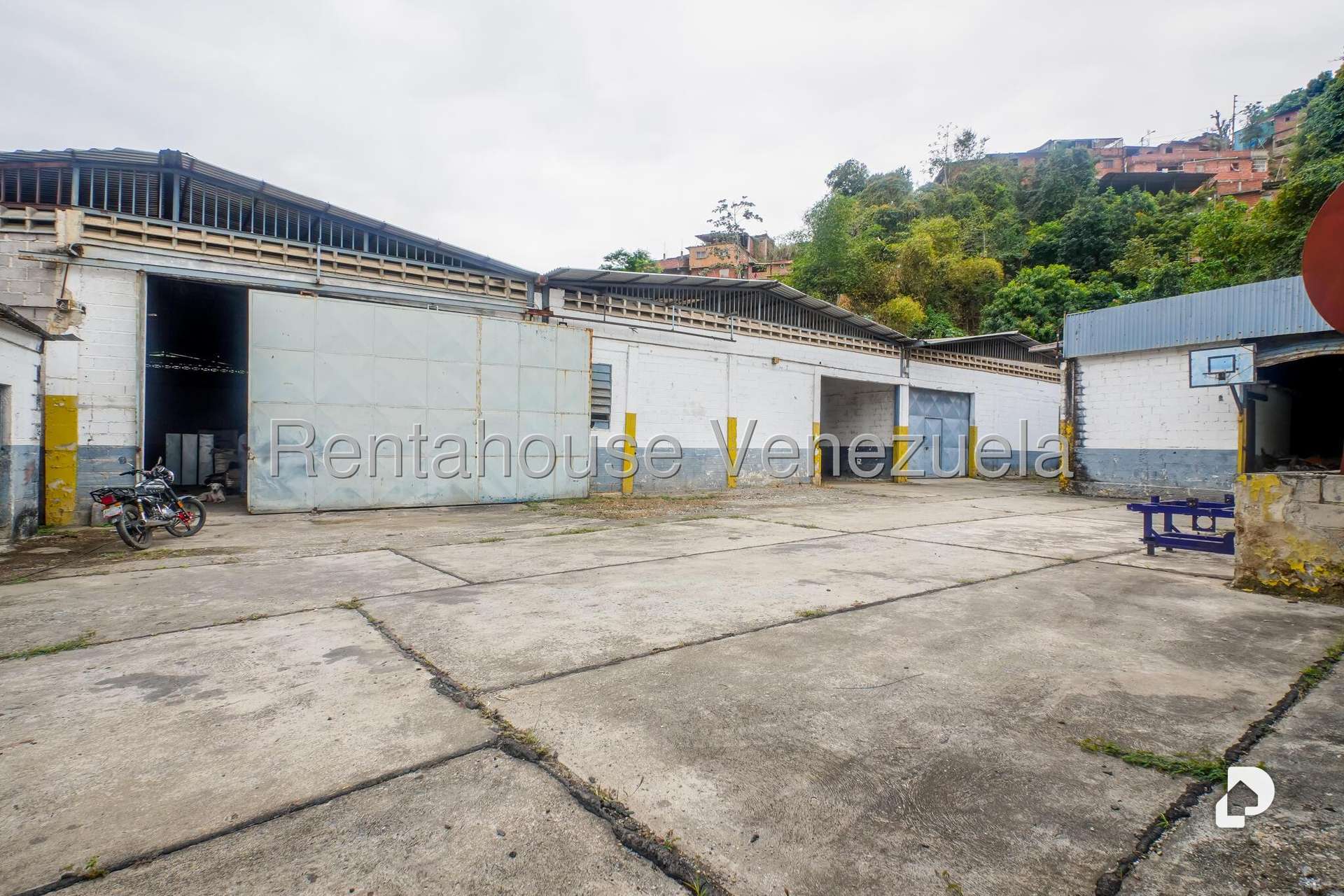 Local comercial en Parque Caiza, Caracas – 5
