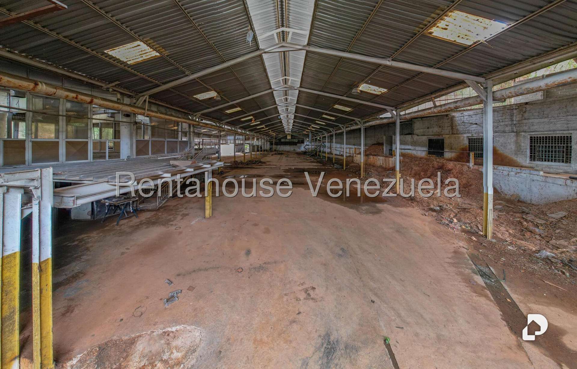 Local comercial en Parque Caiza, Caracas – 10