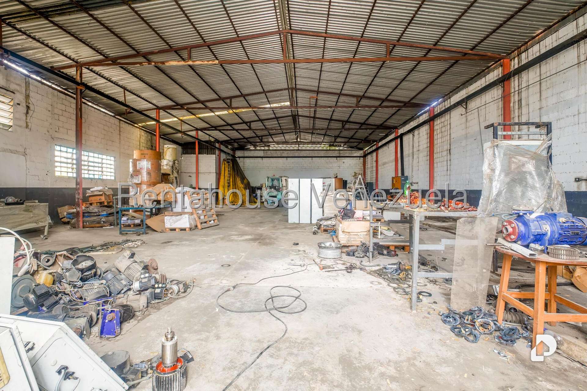 Local comercial en Parque Caiza, Caracas – 21