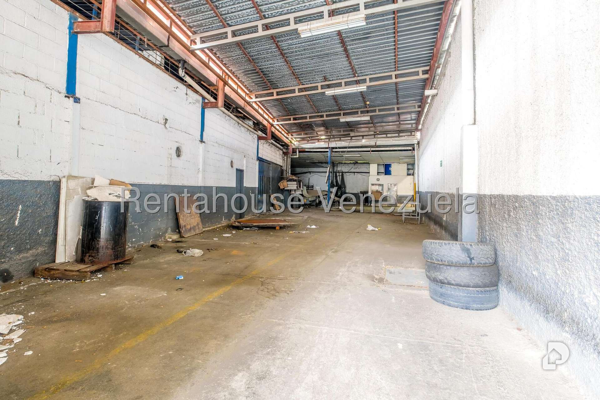 Local comercial en Parque Caiza, Caracas – 20