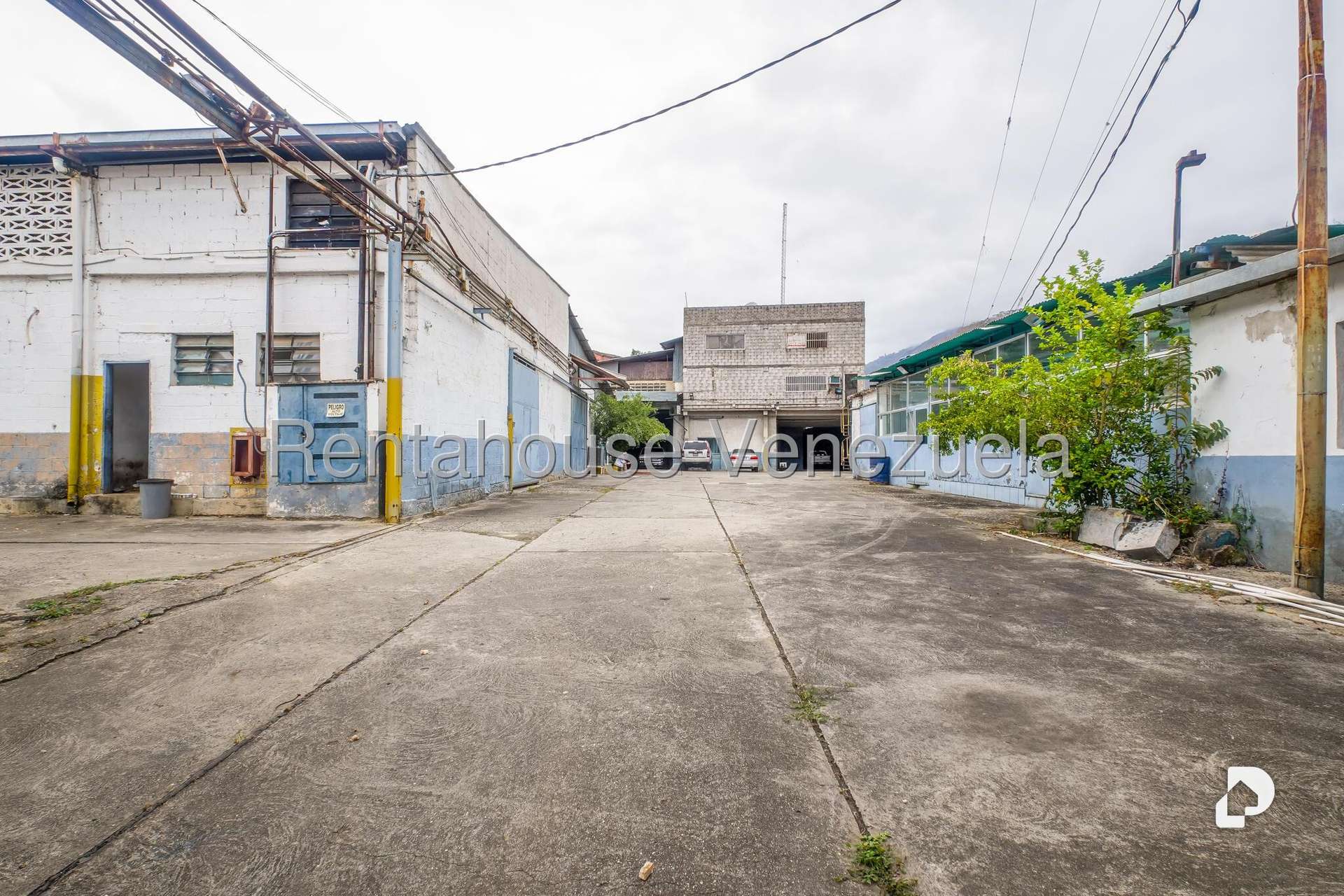 Local comercial en Parque Caiza, Caracas – 3