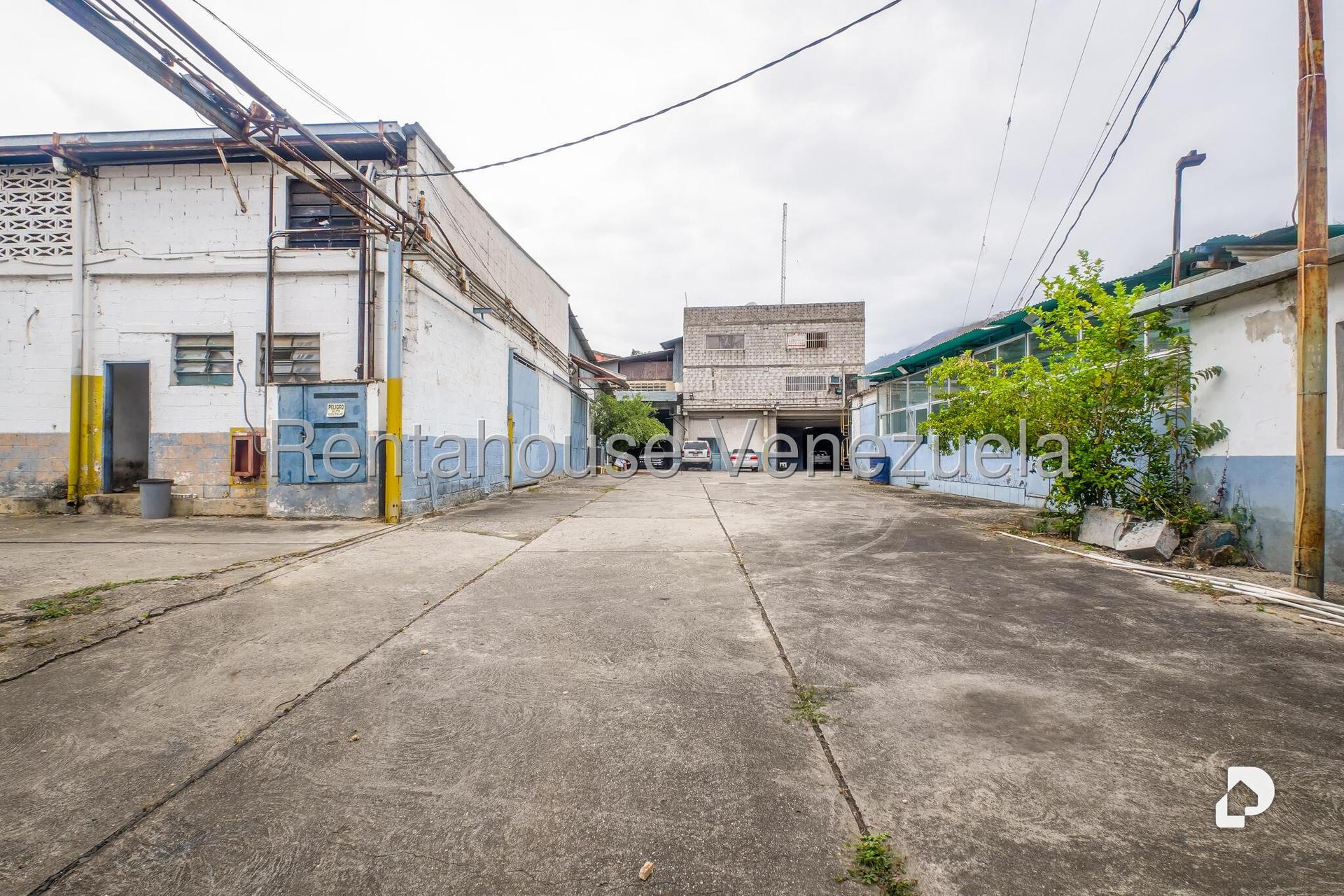 Local comercial en Parque Caiza, Caracas – 3