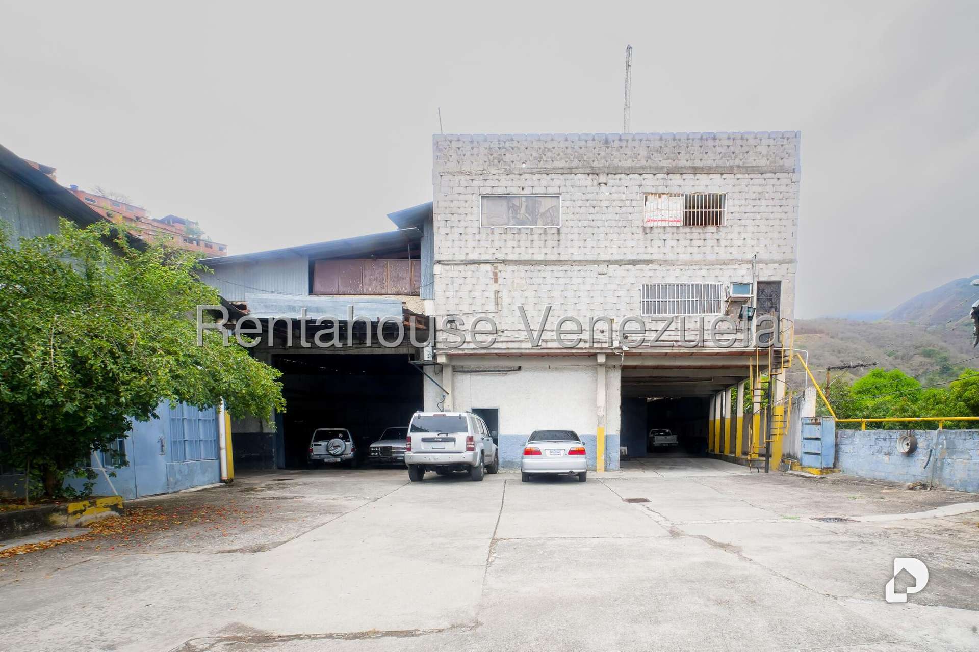 Local comercial en Parque Caiza, Caracas – 4