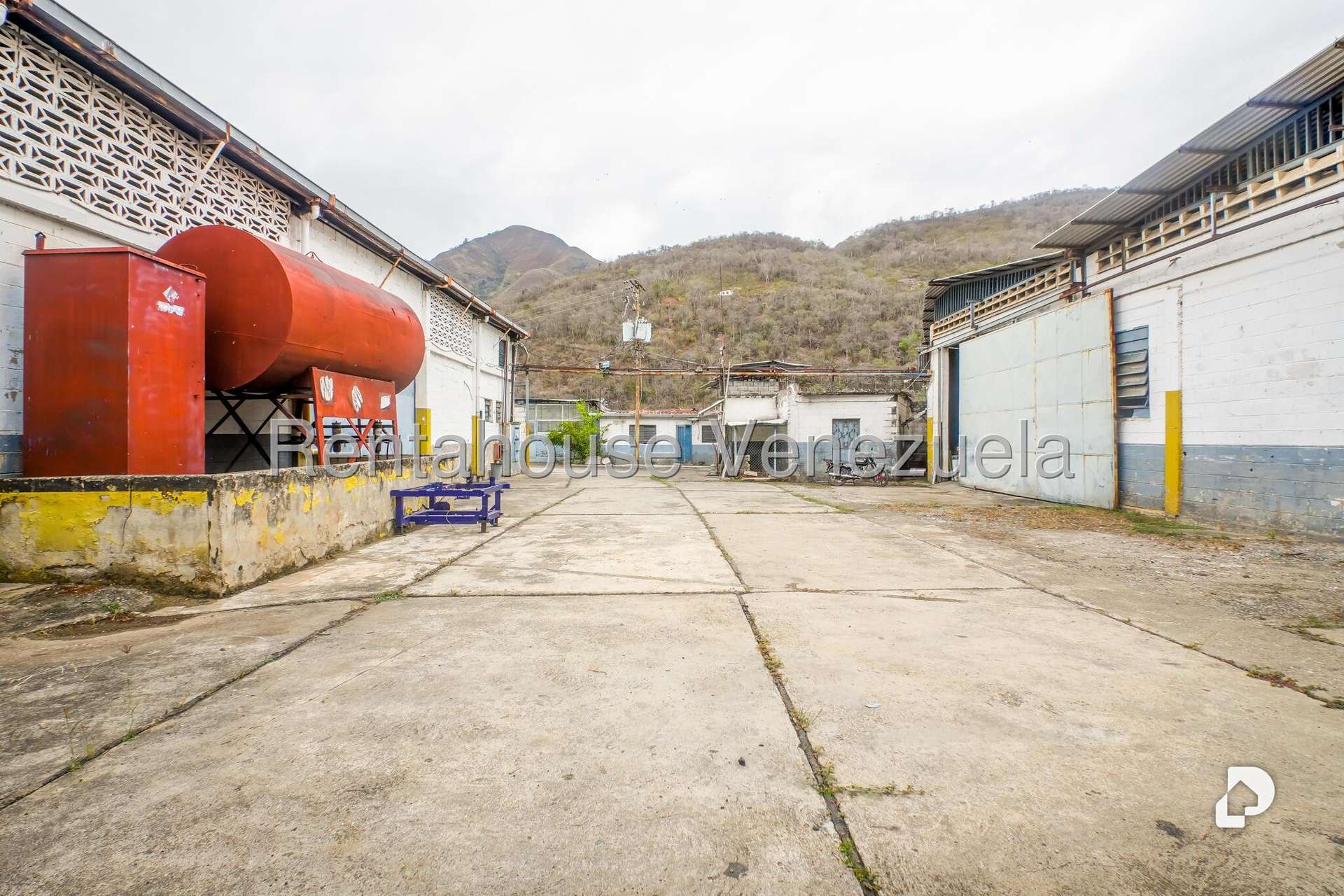 Local comercial en Parque Caiza, Caracas – 7