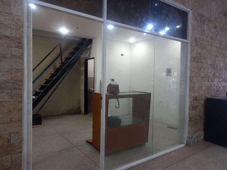 Local comercial en José Rafael Pocaterra, Valencia - 1