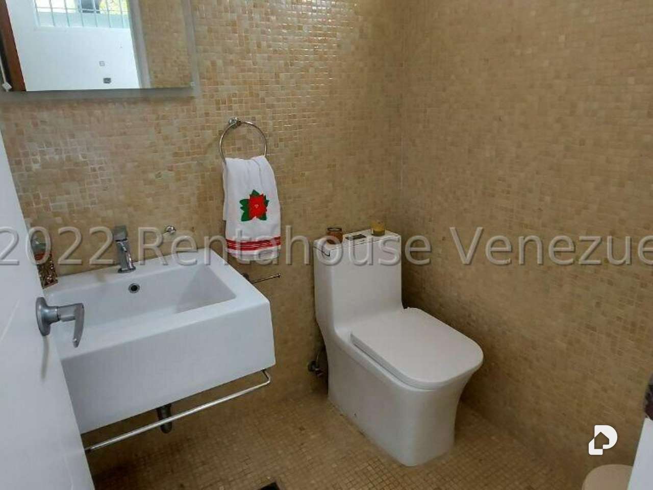 Casa en Oripoto, Caracas – 19