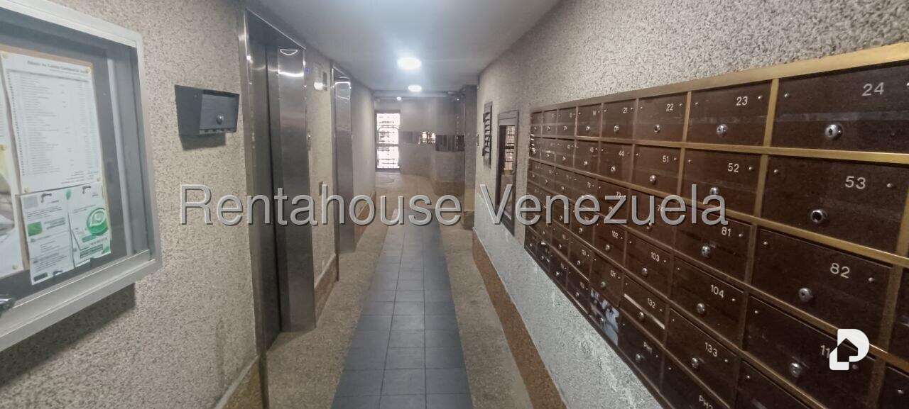 Apartamento en Lomas del Avila, Caracas – 90