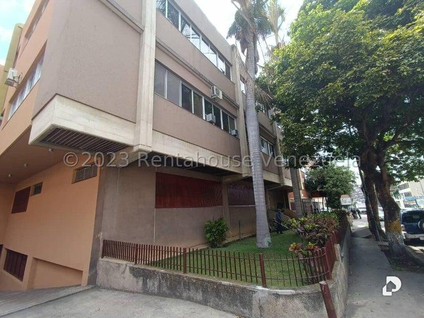 Edificio en La Urbina, Caracas – 1