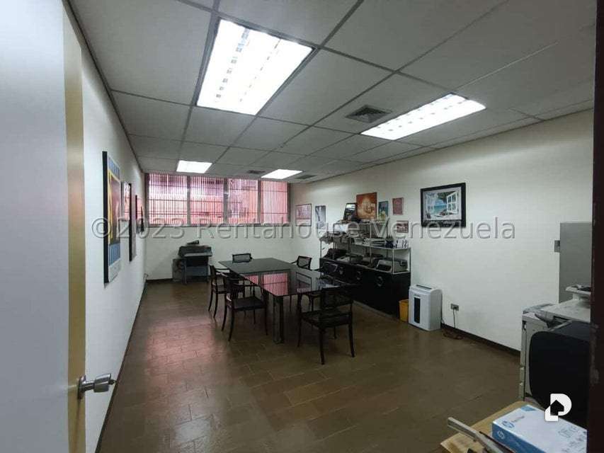 Edificio en La Urbina, Caracas – 7