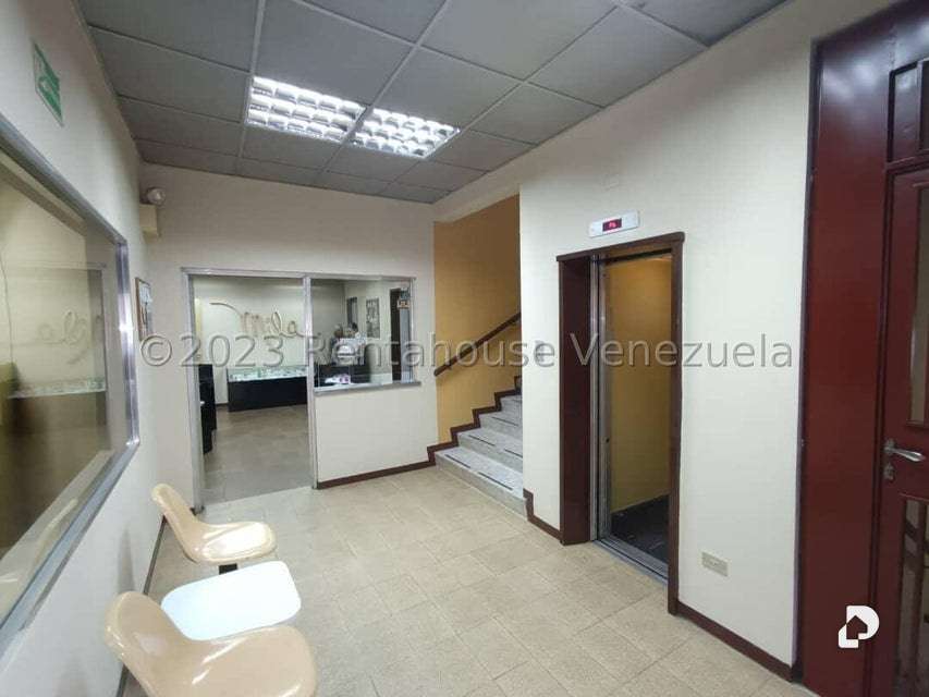 Edificio en La Urbina, Caracas – 6