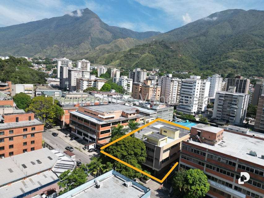 Edificio en La Urbina, Caracas – 3
