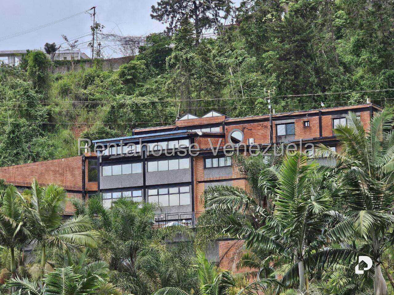 Edificio en Caicaguana, Caracas – 1