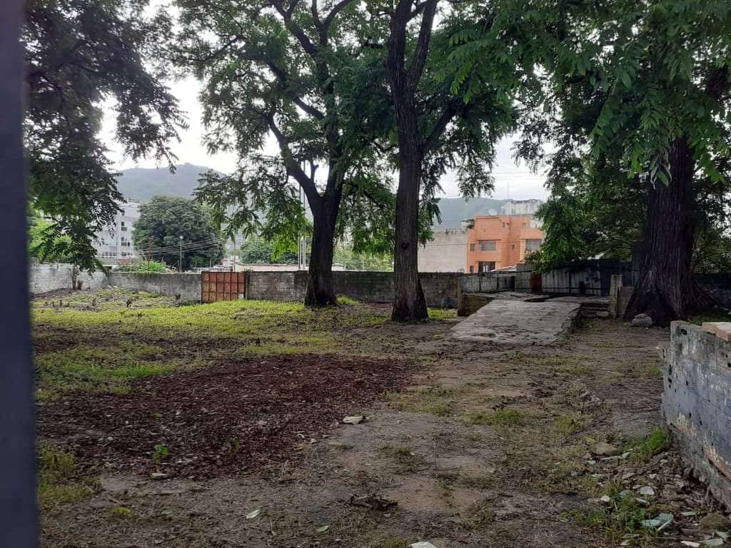 Land in Av. Bolívar Norte, Valencia - 1