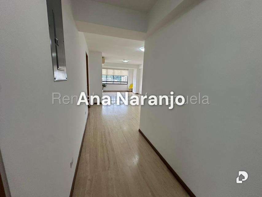 Apartamento en Los Geranios, Caracas – 3