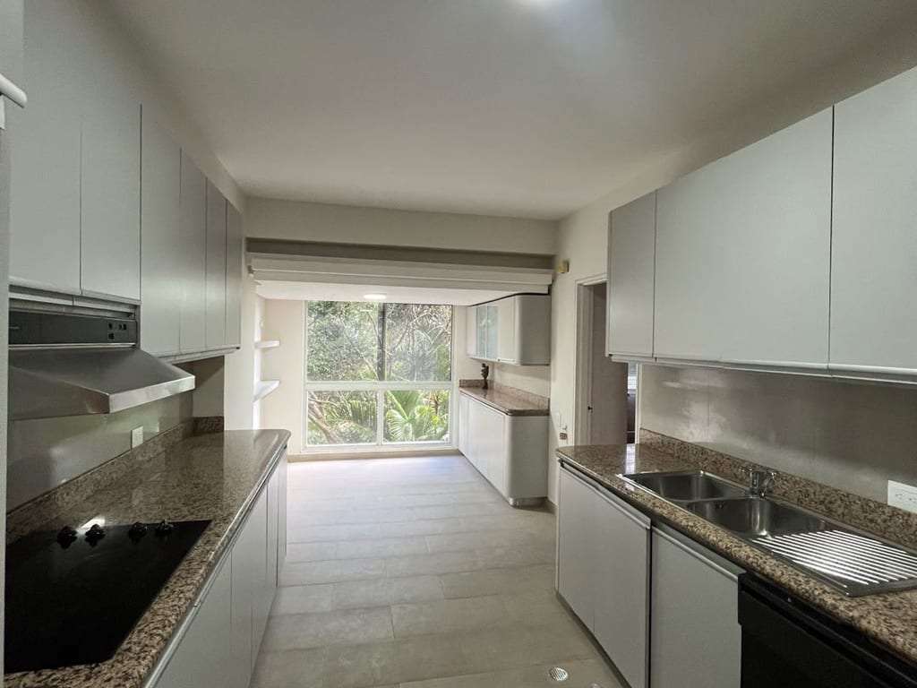 Apartamento en Lomas de La Lagunita, Caracas