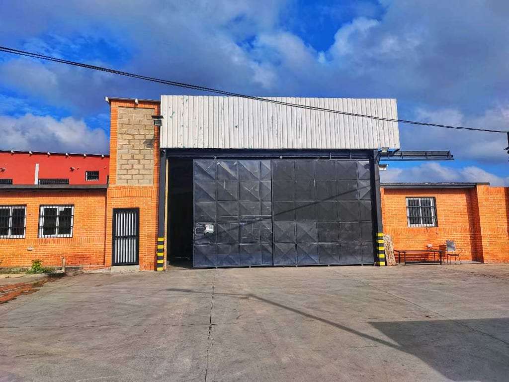 Warehouse in Zona Industrial, Valencia - 1