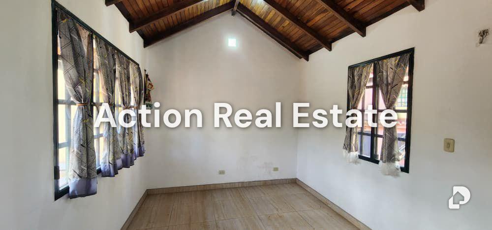 Casa en Monteclaro Villas, Altos Mirandinos – 3