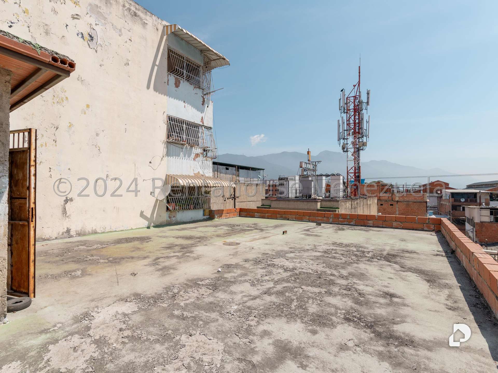 Local comercial en Cementerio, Caracas – 27