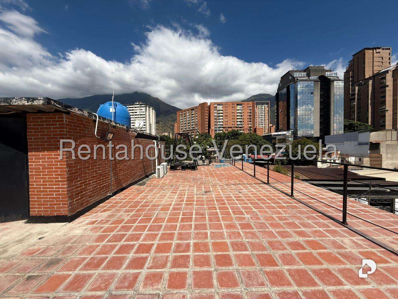 Galpón en Boleíta Sur, Caracas – 17