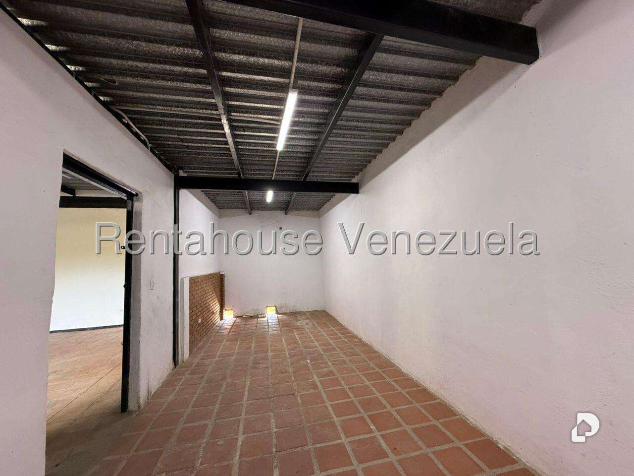 Galpón en Boleíta Sur, Caracas – 11