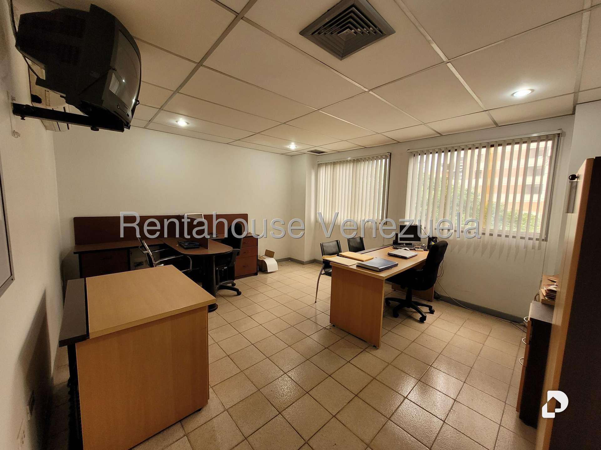 Local comercial en Parroquia La Candelaria, Caracas – 13