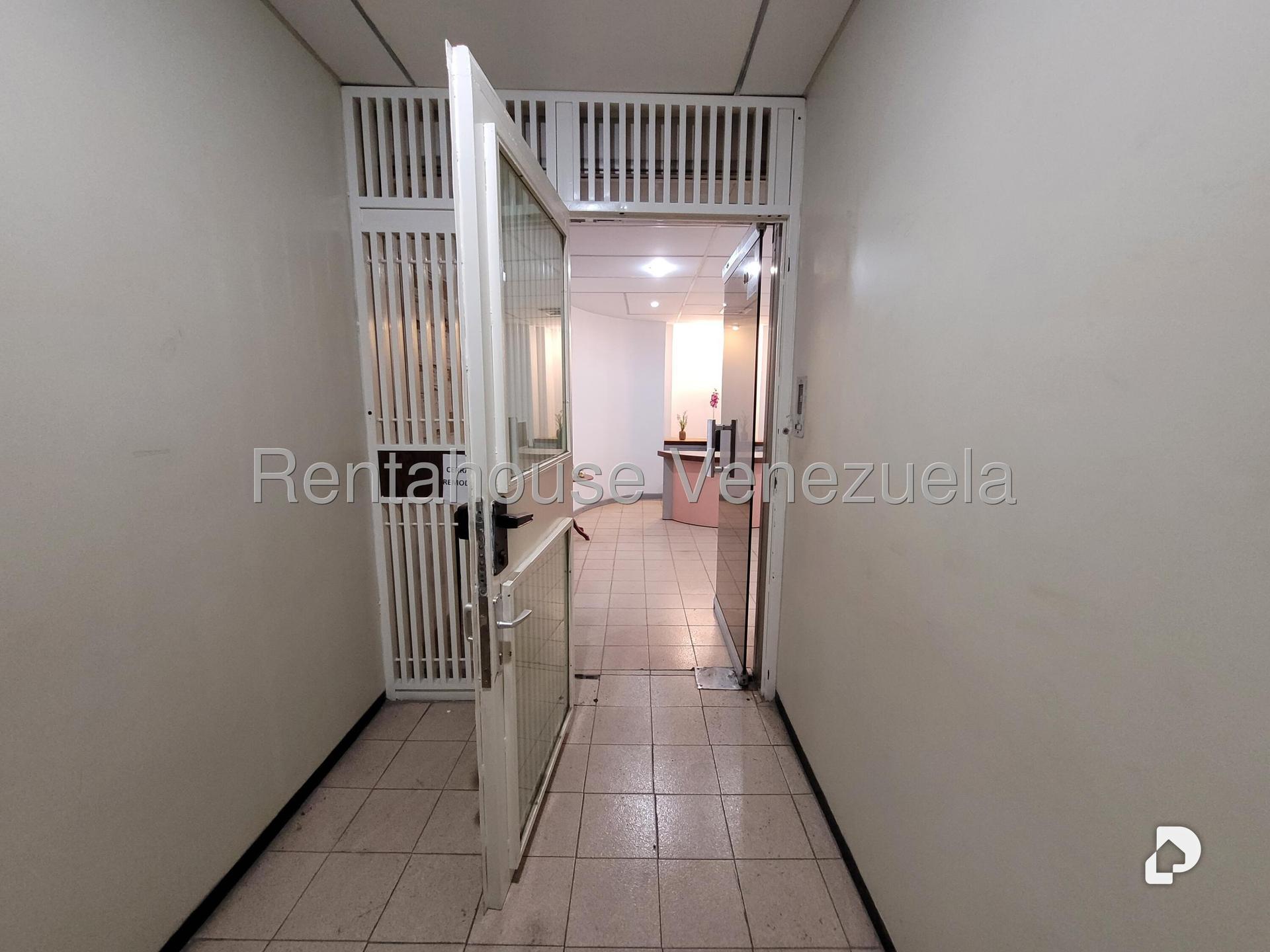 Local comercial en Parroquia La Candelaria, Caracas – 2
