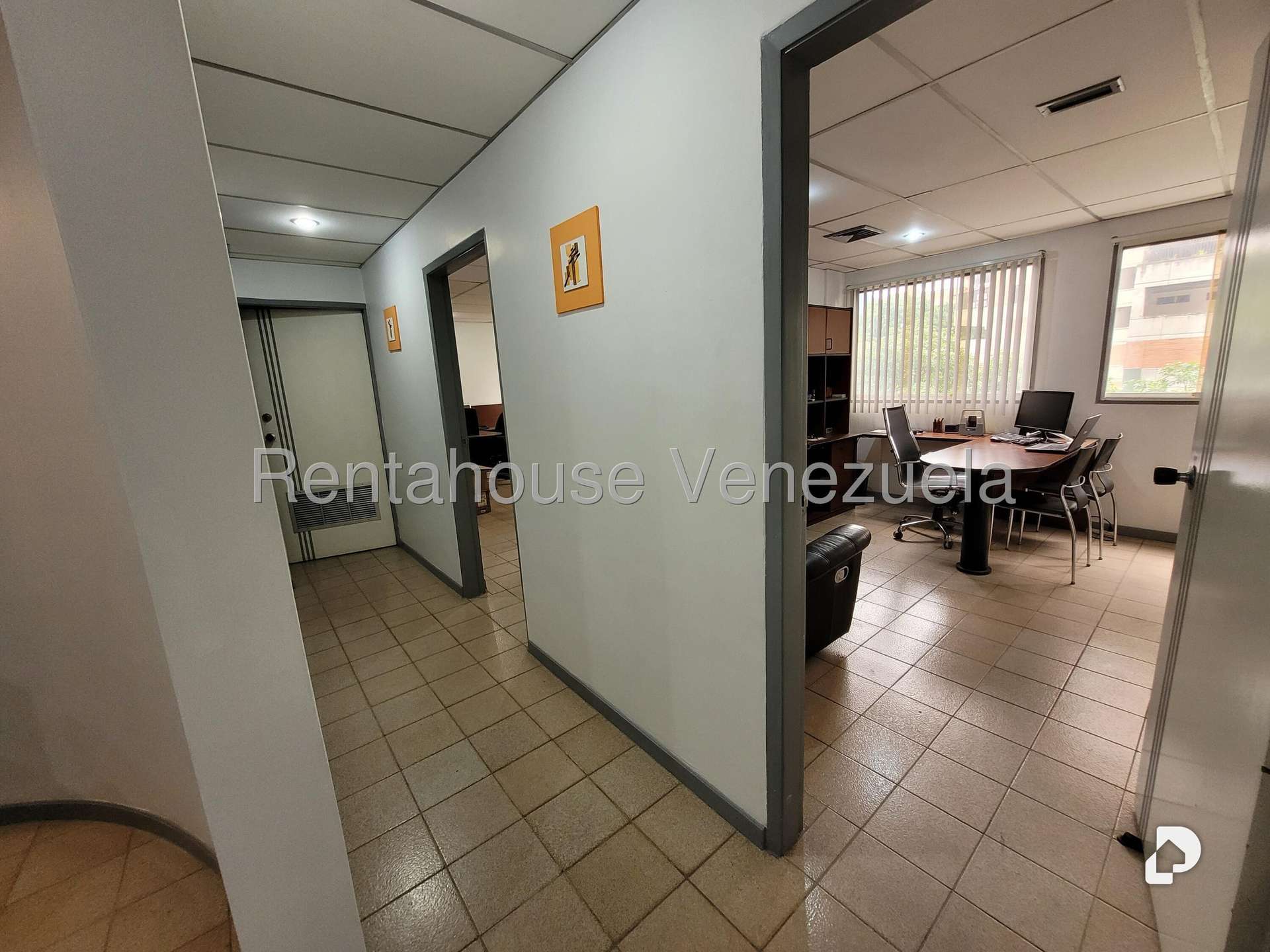Local comercial en Parroquia La Candelaria, Caracas – 12