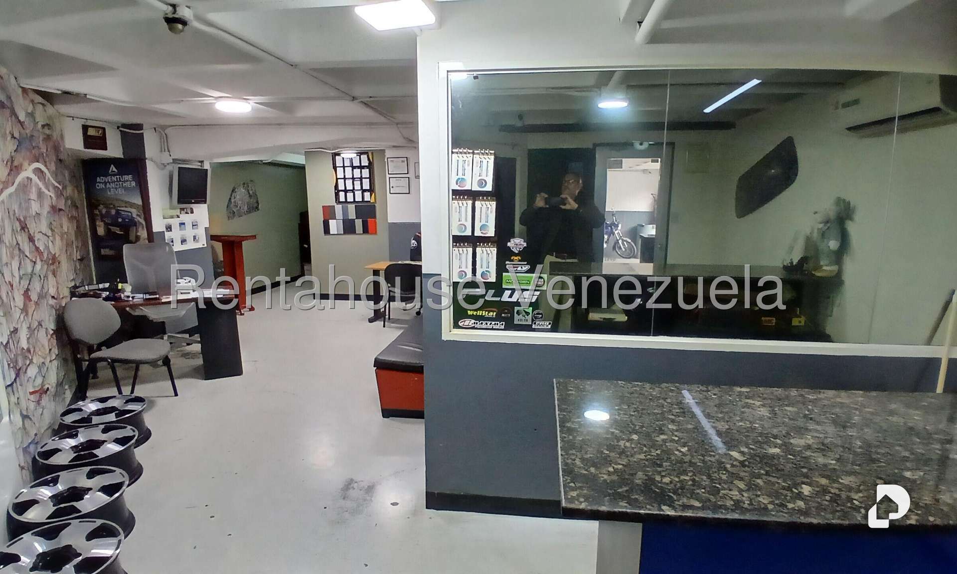 Local comercial en Boleíta Norte, Caracas – 31