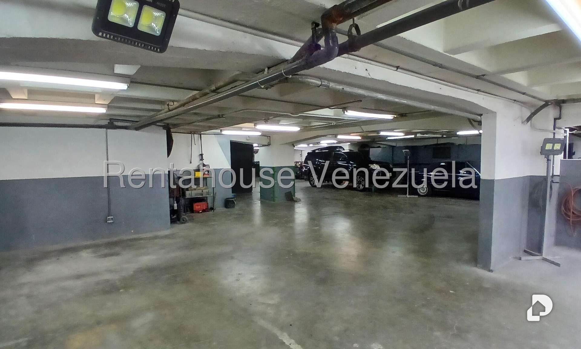 Local comercial en Boleíta Norte, Caracas – 13