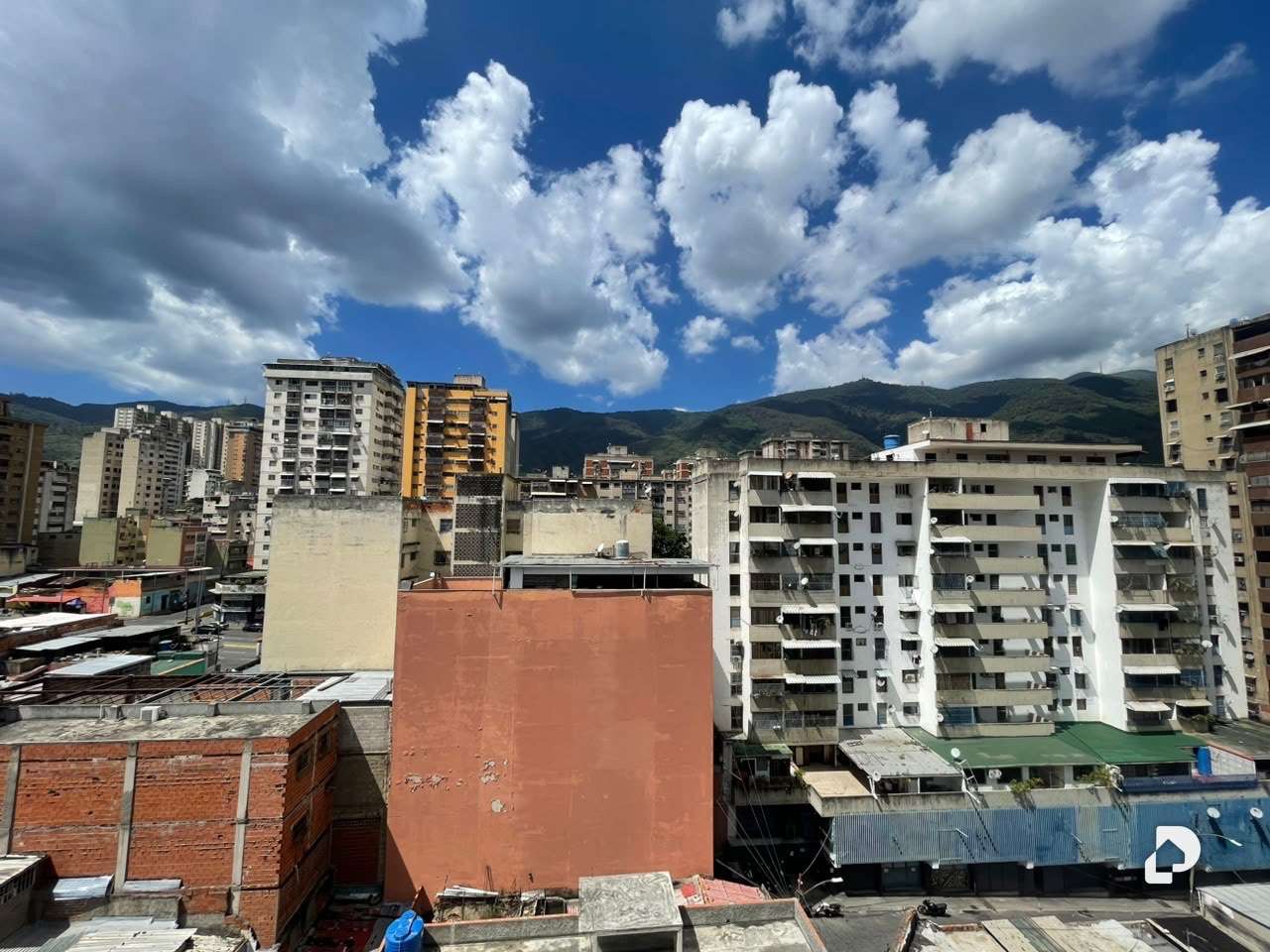 Apartamento en Av. Panteón, Caracas – 1