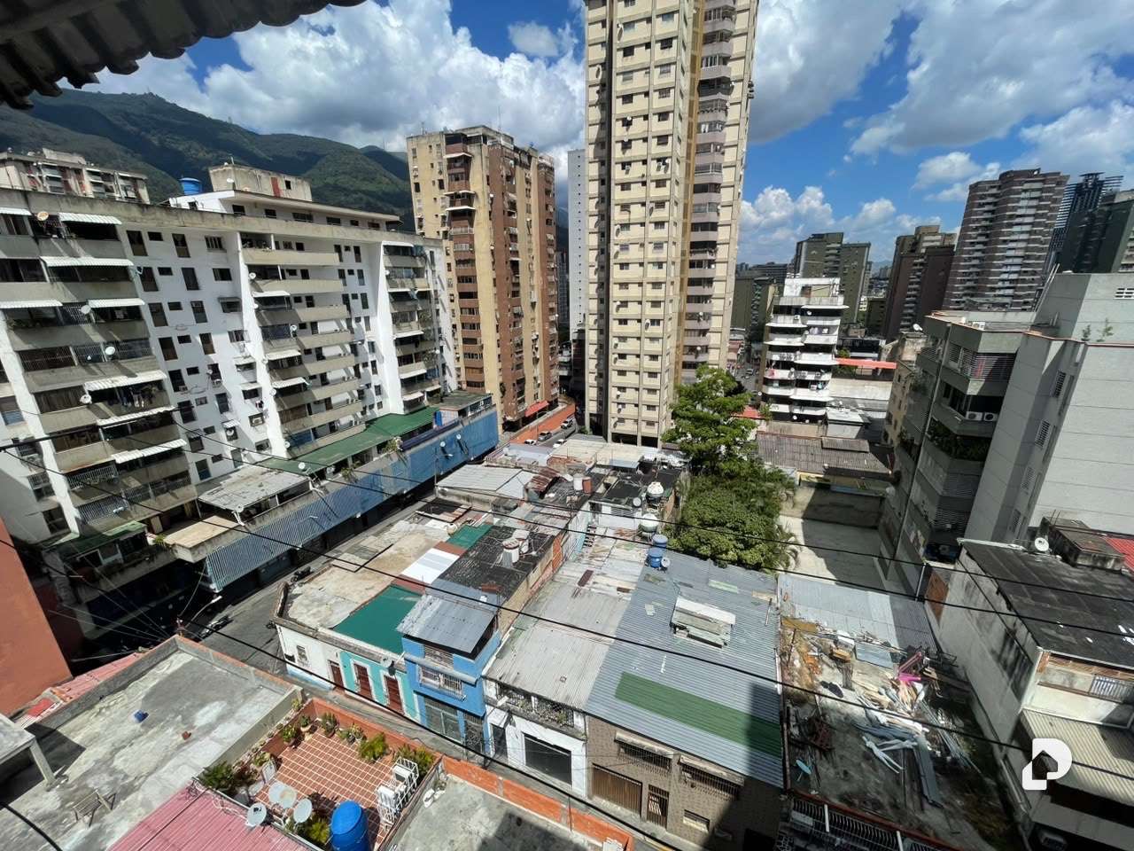 Apartamento en Av. Panteón, Caracas – 15
