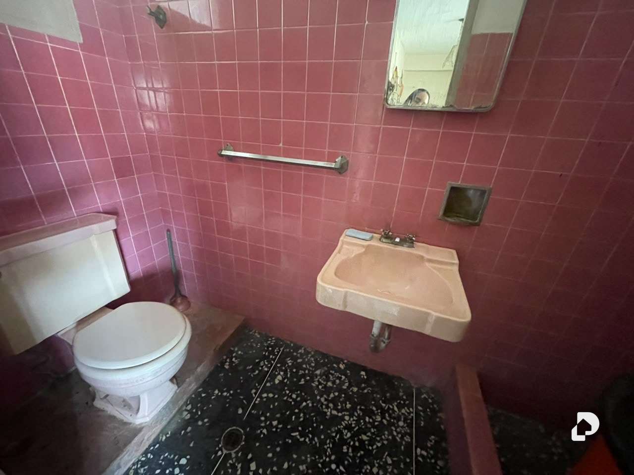 Apartamento en Av. Panteón, Caracas – 8