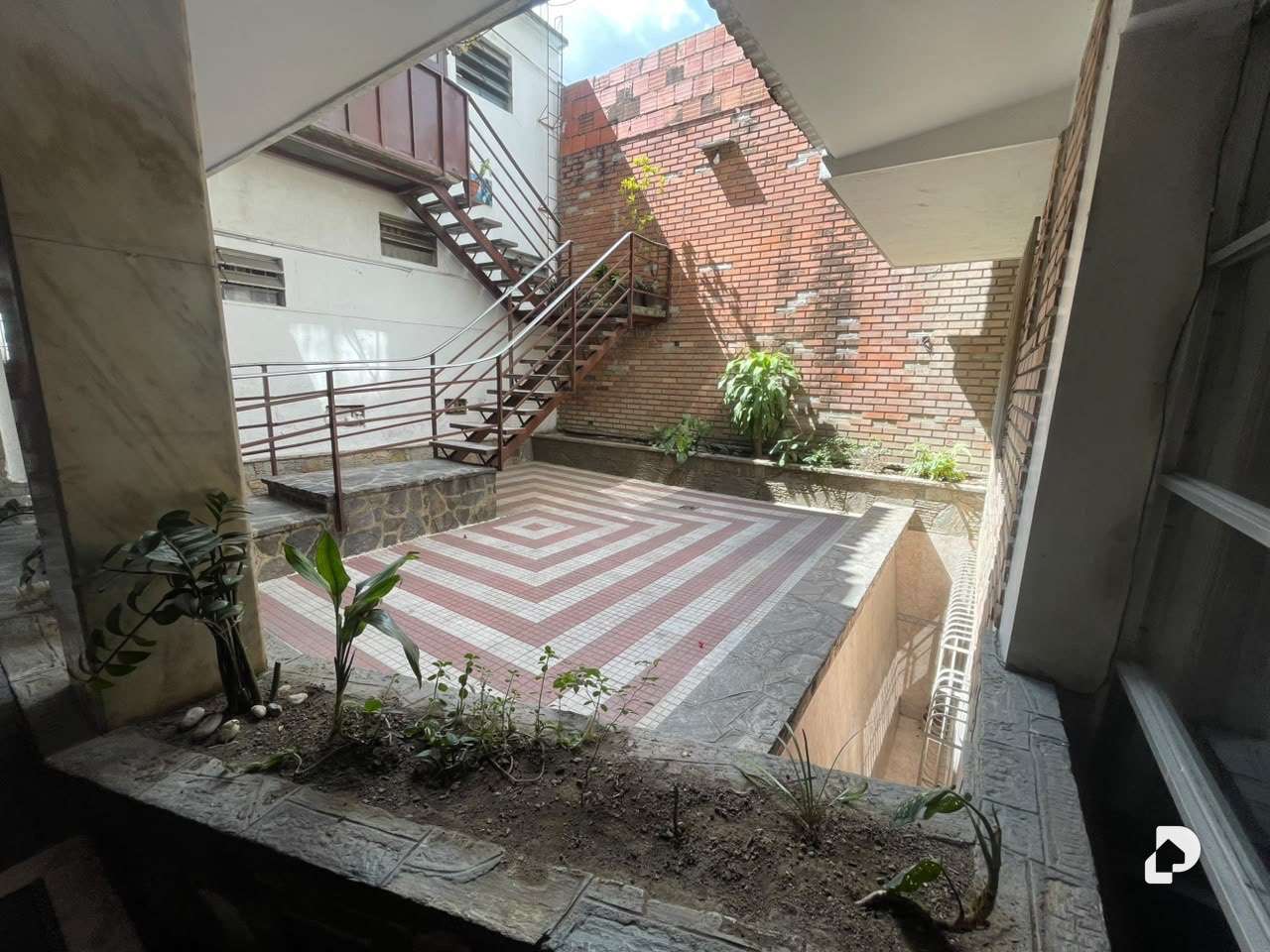 Apartamento en Av. Panteón, Caracas – 18