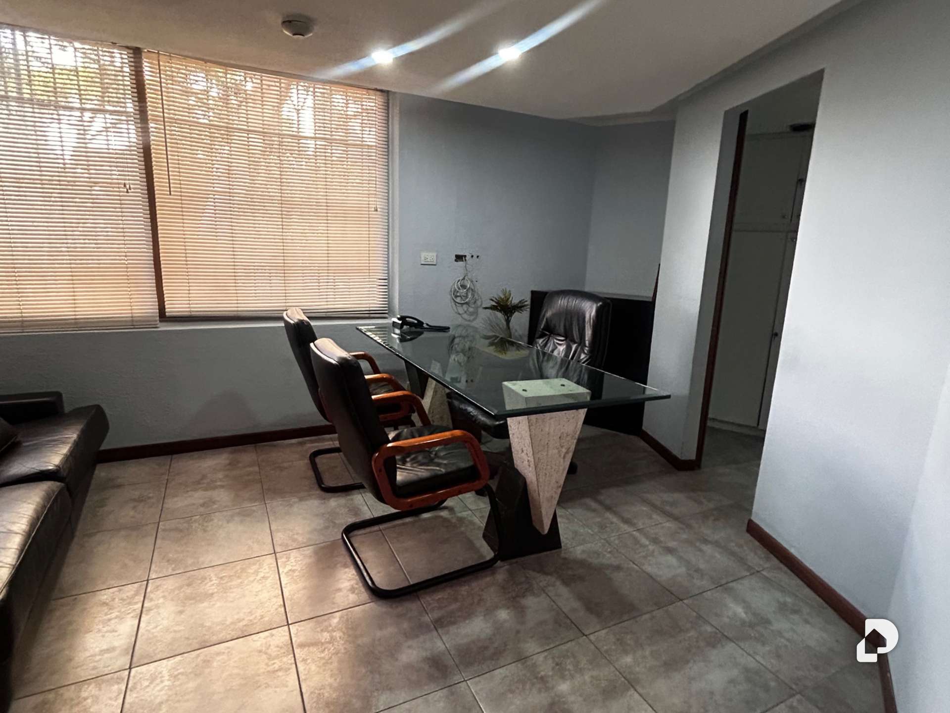 Local comercial en Los Dos Caminos, Caracas – 8