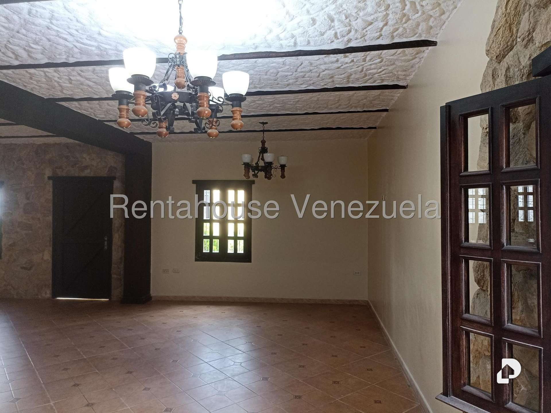 House in San Antonio de Los Altos – 12