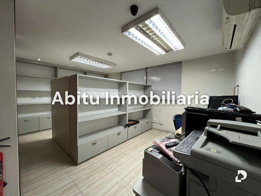 Local comercial en El Rosal, Caracas – 18